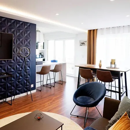 Le Luxe & Votre Vue A Riva Bella Apartment *