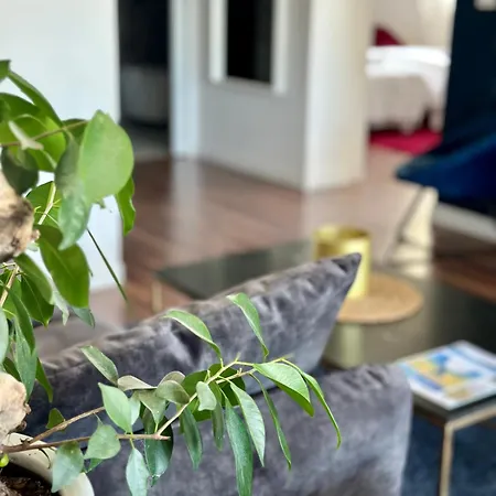 Le Luxe & Votre Vue A Riva Bella Apartment *